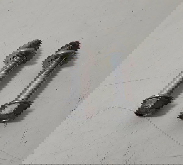 Parafuso Fixação Aranha Cbr 600f 12/14 Orig 52119