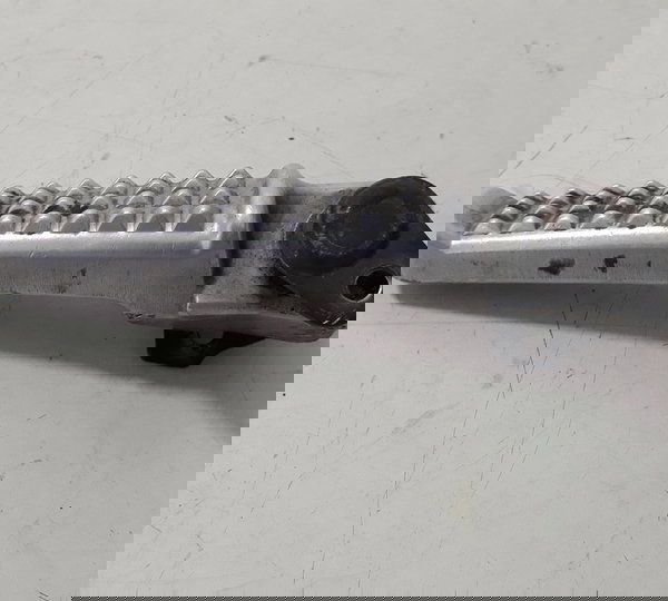 Pedaleira Traseira Honda Cbr 600f 12/14 L/d Detalhe 52098