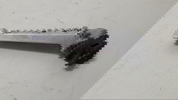 Pedaleira Traseira Honda Cbr 600f 12/14 L/e Detalhe 52076