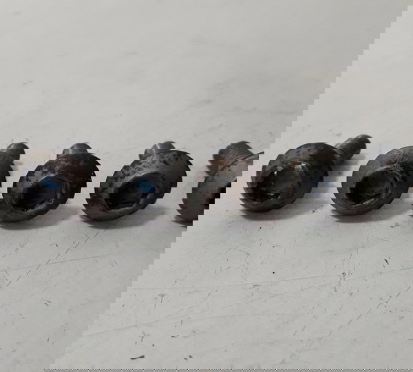 Parafuso Disco Dianteiro Fz6n Fazer 600 07/08 Orig 50225