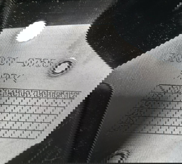 Acabamento Aba Tanque Esq Kawasaki Z500 2025 Descrição 50357 Preto