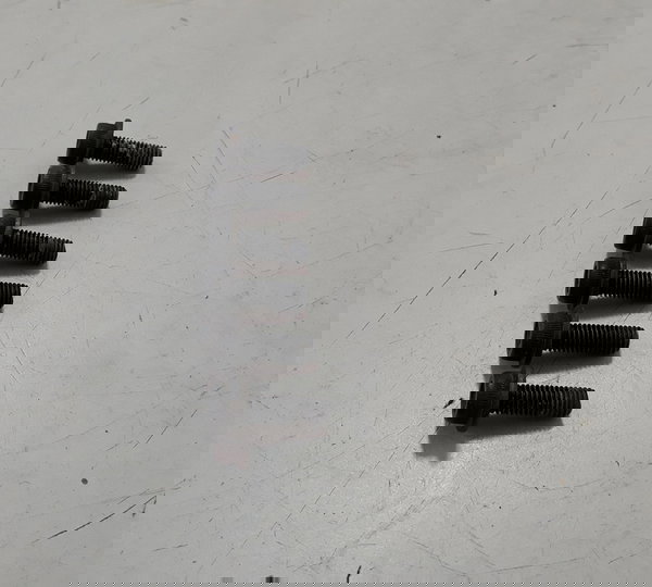 Parafuso Fixação Bomba Fz6n Fazer 600 07/08 Orig 50175