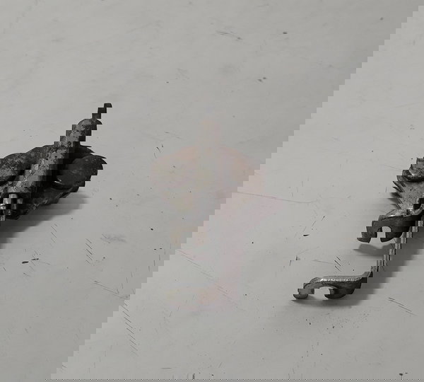 Trava Banco Yamaha Fz6n Fazer 600 07/08 Orig 50184