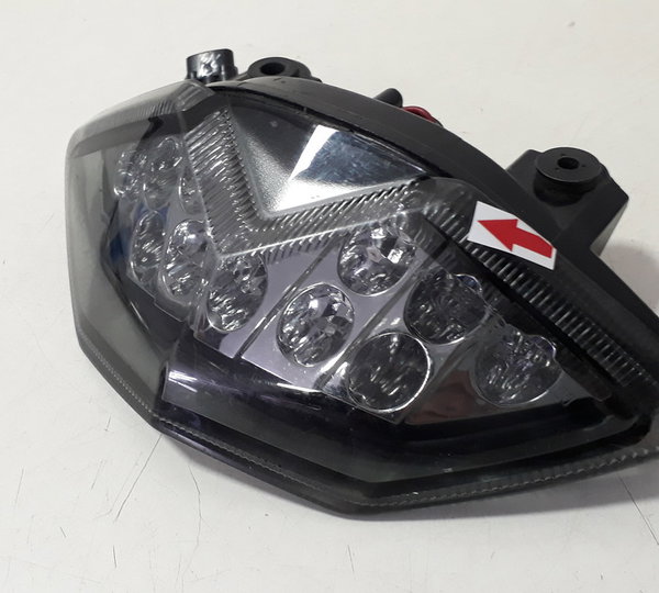 Lanterna Traseira Kawasaki Versys 650 20/23 Detalhe 49973 Ambos Lados Fumê