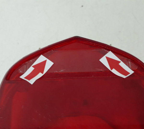 Lente Lanterna Honda Cb 300 Trincada 49979