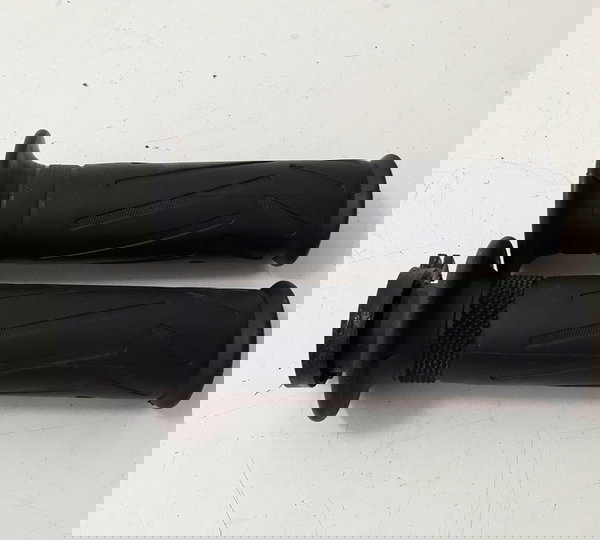 Par Manopla Yamaha Xtz 250 Lander 20/23 Orig Detalhe 50571 Preto