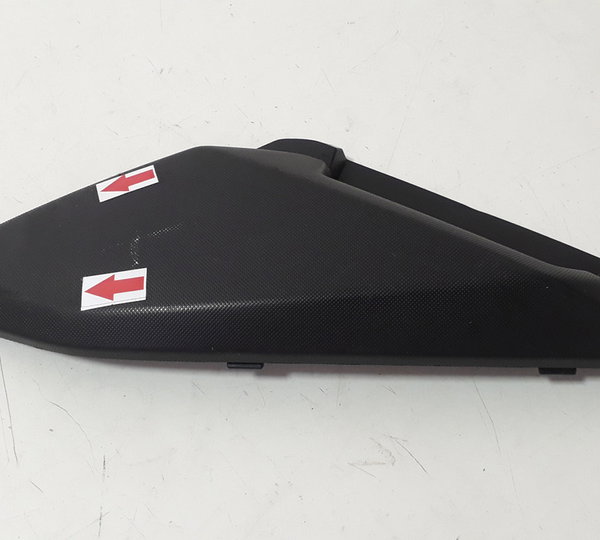 Carenagem Acabamento Rabeta N Max 160 21/23 L/e Orig 50402 Preto