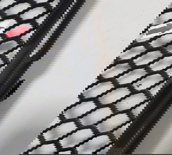 Grade Radiador Honda Shadow 750 09/11 Orig Quebrado 38248 Preto