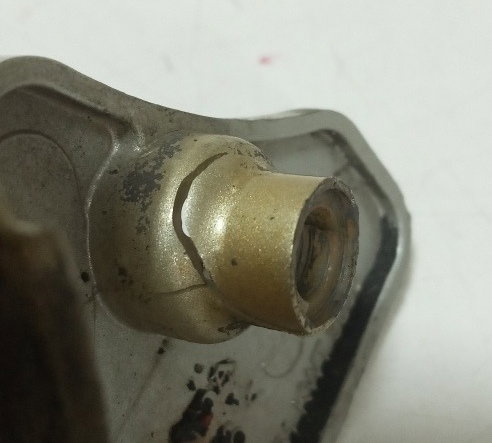 Tampa Pinhão Honda Xre 300 10/12 Original Quebrada 20851 Prateado