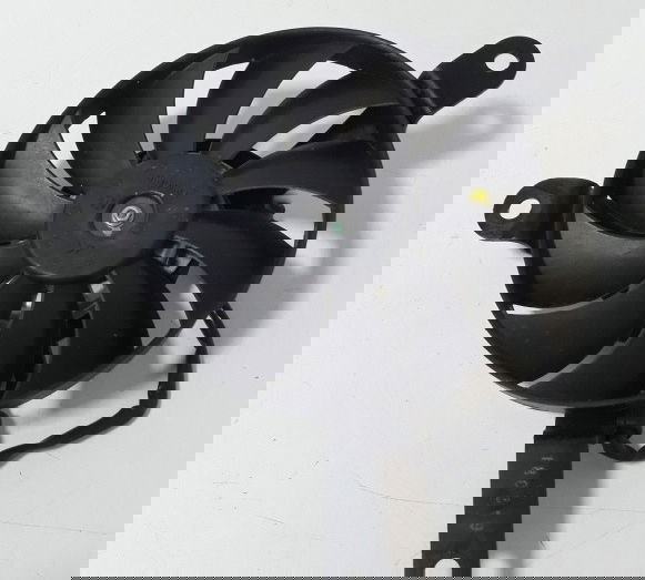 Ventoinha Direita Ducati Diavel 1260 2020 Original 16418