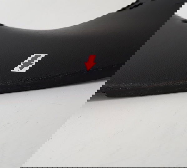 Acabamento Painel Dir Hayabusa 1300 09/21 Orig Avaria 16716 Água