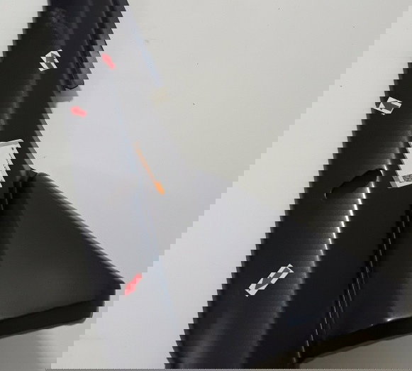 Carenagem Lateral Suzuki Bandit 650s 07/08 L/d Orig 25138 Cinza