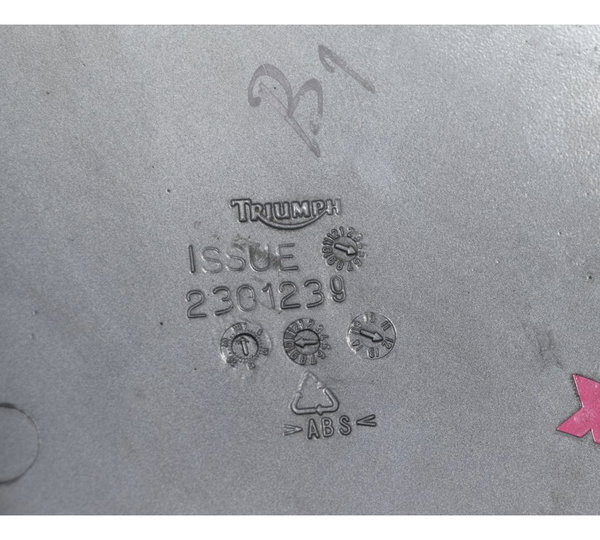 Tampa Lateral Esq C/ Avaria Triumph Bonneville T100 13-15