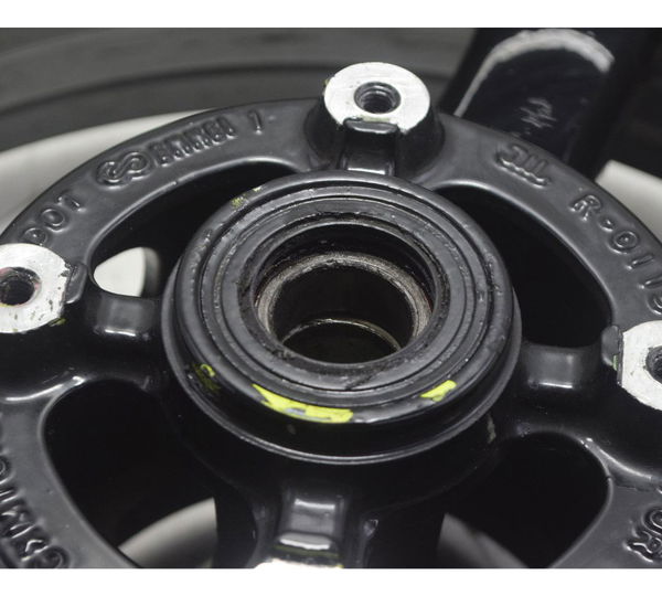 Roda Traseira Kawasaki Ninja Zx 10r 10-15 Original