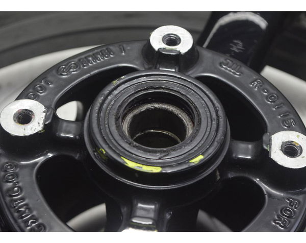 Roda Traseira Kawasaki Ninja Zx 10r 10-15 Original