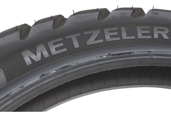 Pneu C/ Detalhes Metzeler Karoo 3 110/80-19 M/c 59r