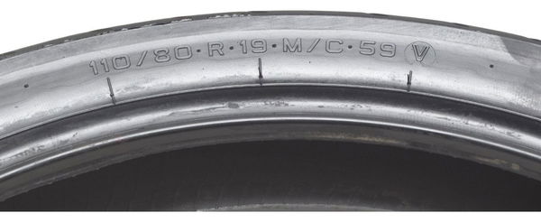 Pneu C/ Detalhes Pirelli Scorpion Sync 110/80 R19 59v