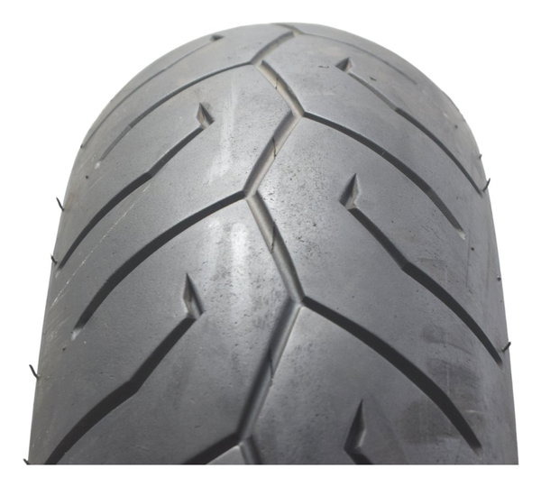Pneu C/ Detalhes Pirelli Diablo Scooter 120/70-15 M/c 56s