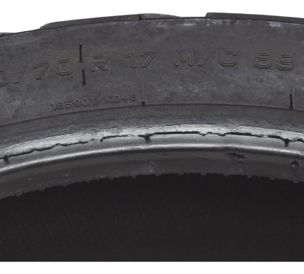 Pneu Com Detalhes Metzeler Tourance 150/70 R17 M/c 69v