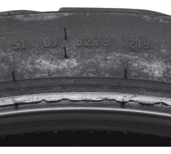 Pneu Com Detalhes Metzeler Tourance 150/70 R17 M/c 69v