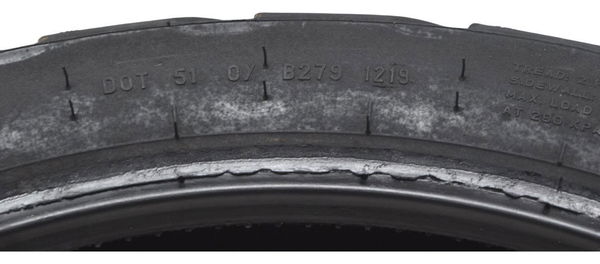 Pneu Com Detalhes Metzeler Tourance 150/70 R17 M/c 69v