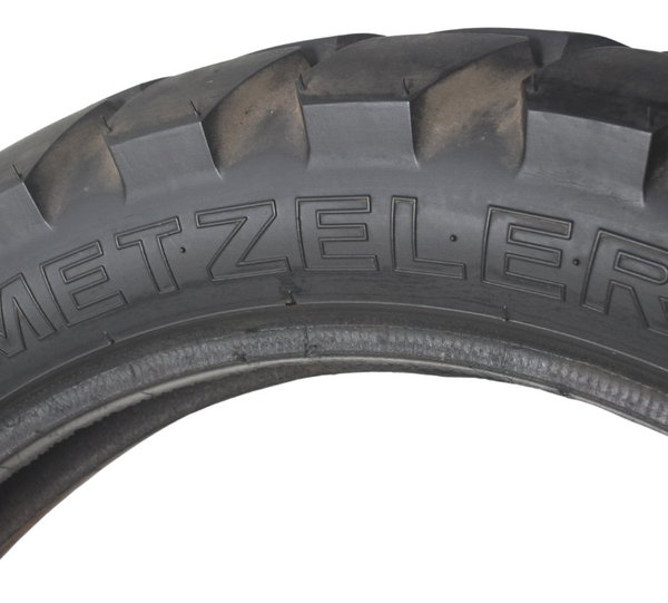 Pneu Metzeler Tourance 130/80-17 M/c 65s