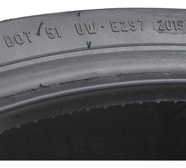 Pneu C/ Detalhes Pirelli Diablo 190/50 Zr17 M/c 73w