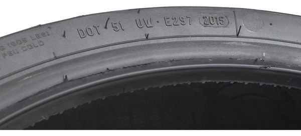 Pneu C/ Detalhes Pirelli Diablo 190/50 Zr17 M/c 73w