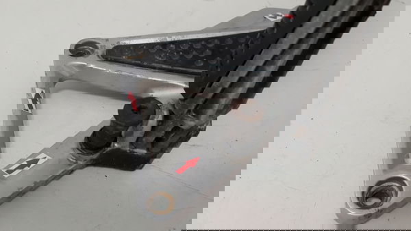 Bacalhau Esquerdo Honda Cb 600f Hornet 05/07 Descrição 41130