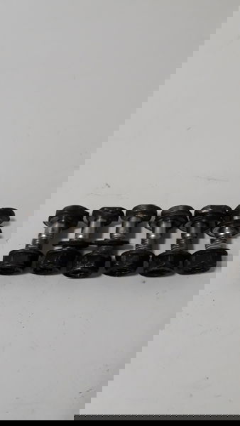 Parafuso Fixação Coroa Cbr 600rr 07/12 Original 36319