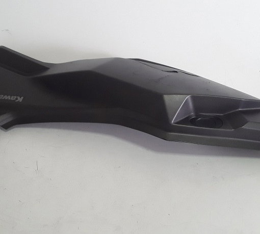 Carenagem Lateral Rabeta L/d Versys 300 2017 Original (493) Não Se Aplica