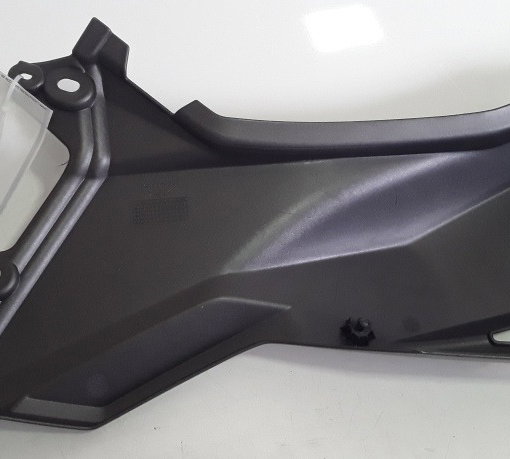 Carenagem Lateral Rabeta L/d Versys 300 2017 Original (493) Não Se Aplica