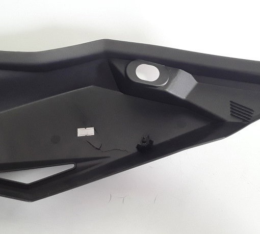 Carenagem Lateral Rabeta L/d Versys 300 2017 Original (493) Não Se Aplica