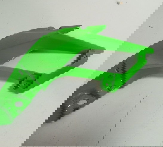 Carenagem Acabamento Lateral Dir Ninja 400 20 Avaria (10549) Verde