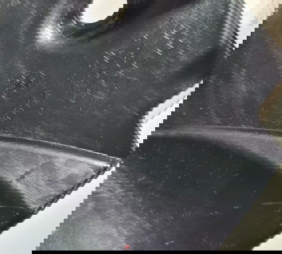 Acabamento Duro Ar Carenagem Frontal Bmw S 1000rr Origi 5746 Preta