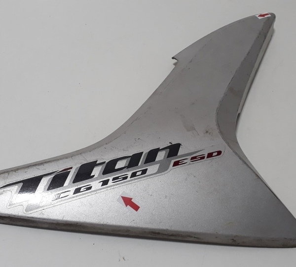 Carenagem Sup. Lateral Dir Cg 150 Titan 09/13 Avaria 31548 Prateado
