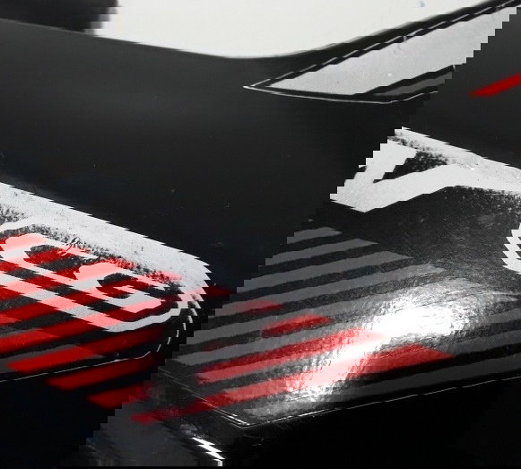 Tampa Lateral Dir Titan 160 16/21 Paralelo 32065 Avaria Preto