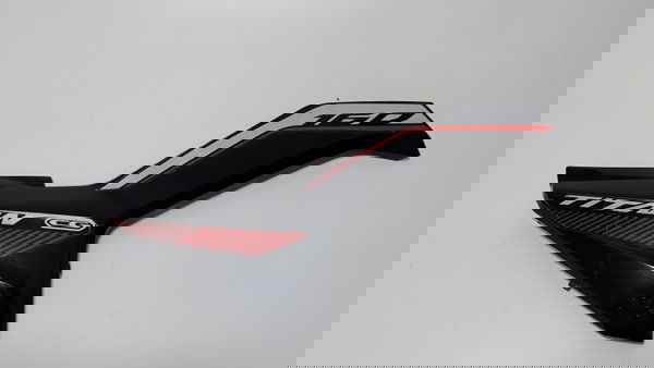 Tampa Lateral Dir Titan 160 16/21 Paralelo 32065 Avaria Preto