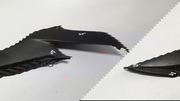 Carenagem Lateral Honda Cb 300 10/15 L/d Orig Detalhe 46457 Preto