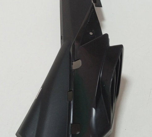 Acabamento Rabeta Dir Yamaha Fazer 250 18/20 Avaria 18437 Preto