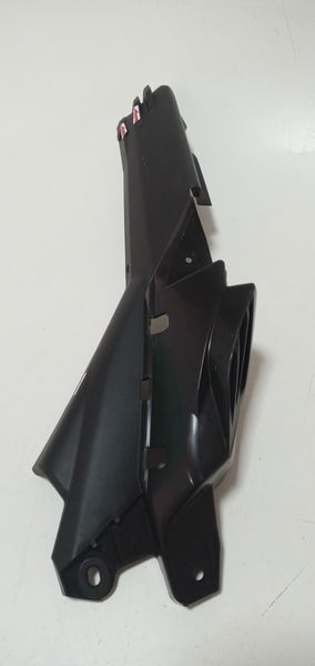 Acabamento Rabeta Dir Yamaha Fazer 250 18/20 Avaria 18437