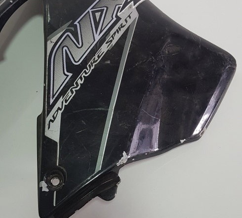 Acabamento Aba Tanque L/d Honda Falco Original 11693 Não Se Aplica