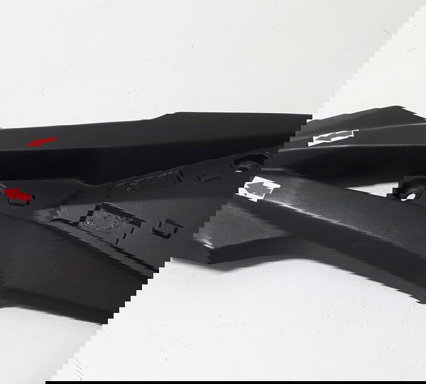 Carenagem Lateral Chassi Z800 13/17 L/d Orig Detalhe 46323 Preto