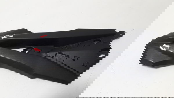 Carenagem Lateral Chassi Z800 13/17 L/d Orig Detalhe 46323