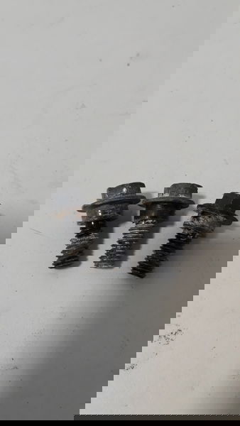 Parafuso Fixação Capa Corrente Cbr 600rr 07/12 Orig 36304