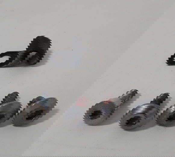 Parafuso Fixaçao Capa Corrente Zx10-r 11/15 Orig 38032 Prateado