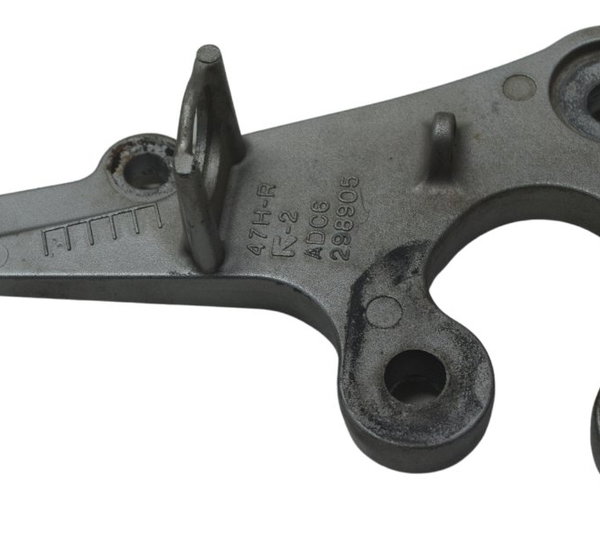 Suporte Pedaleira Diant Direita Suzuki Gsx-r Srad 1000 11-16 Prateado