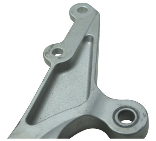 Suporte Pedaleira Diant Direita Suzuki Gsx-r Srad 1000 11-16 Prateado