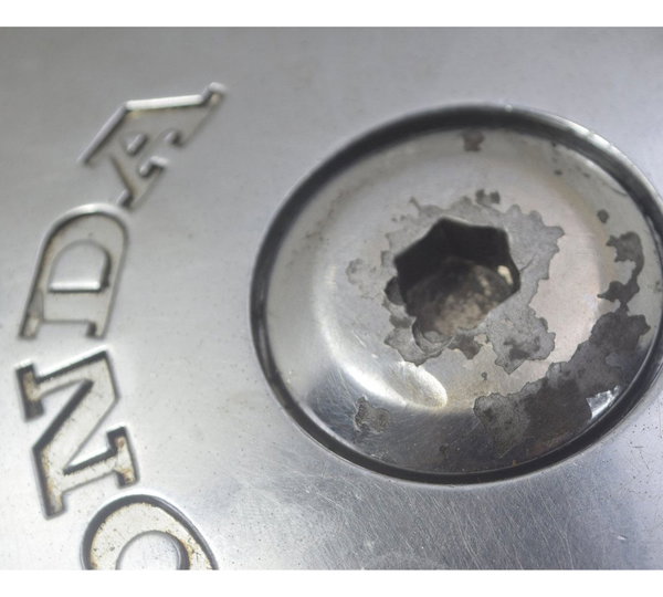 Tampa Motor Esq Estator C/ Detal Honda Vt Shadow 600 C 95-05 Prateado