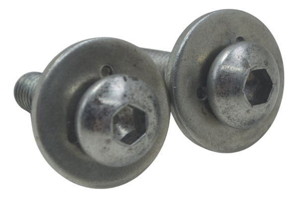 Par Parafuso Fixação Alça Suzuki Gsx-r 1300 Hayabusa 09-19